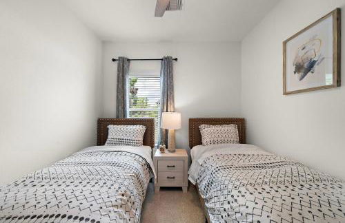 Near DT & Med Center Townhouse WiFi Games Pets - Foto 28