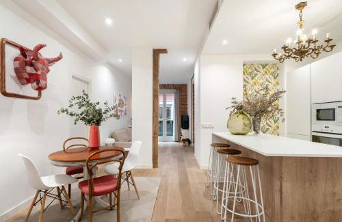 The Velarde Business Suite Super Luxury 2BR Apartment Optimized for Remote Work - Foto 1