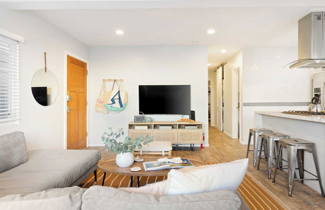 Mission Point 1 by Avantstay San Diego Beach House w/ Huge Patio & Fire Pit Walk to Beach! - Foto 8