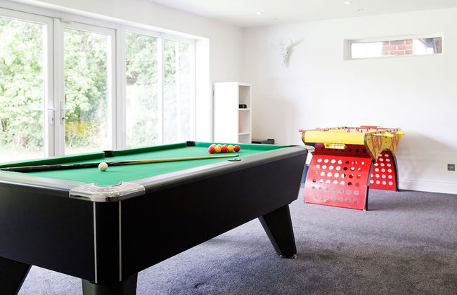 Stunning 5BR Home With Pool - 5 min to Beach - Foto 48