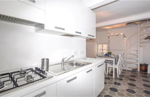 Gorgeous Home In Imperia, Loc Poggi - Foto 11