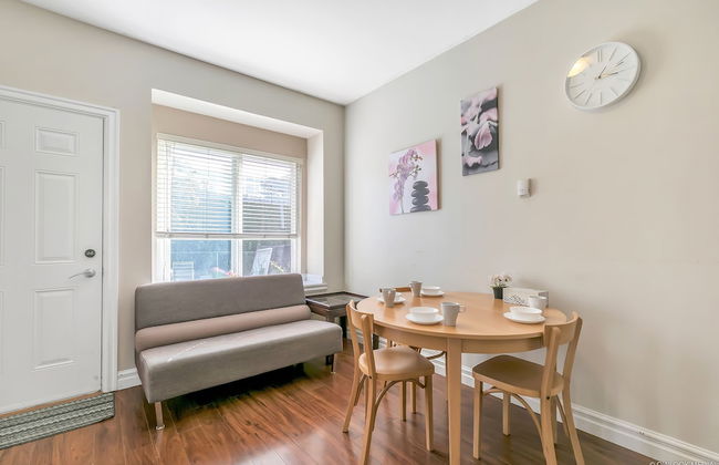 Bright 2 BR Private Suite by Elevate Rooms - Photo 13