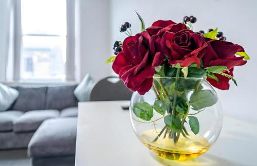 Stylish 3BR Derby Apartment - Sleeps 6, Central Location - Foto 35