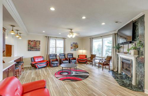 Spacious Group Retreat with Game Room in Marshall! - Foto 1