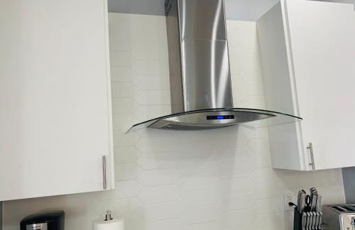 Paradise Heated Pool Home Near IMG and Siesta Key Beach - Photo 13