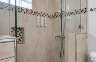 Private Vacation Home Near Beach Newly Renovated - Foto 28