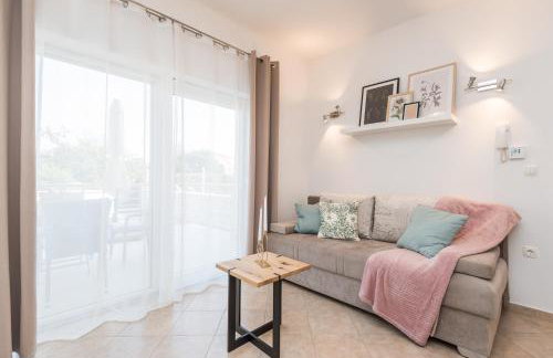 Villa Petra s bazenom, roštiljem i parkingom - Foto 19