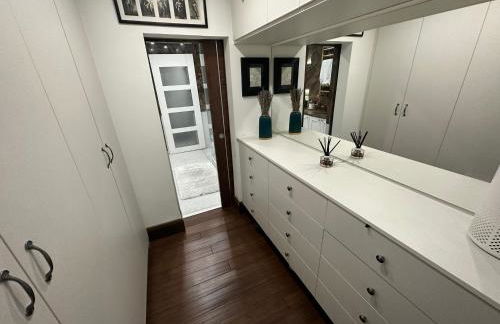 Unique Luxury Home in the heart of London. Air conditioned with private garden - Photo 8