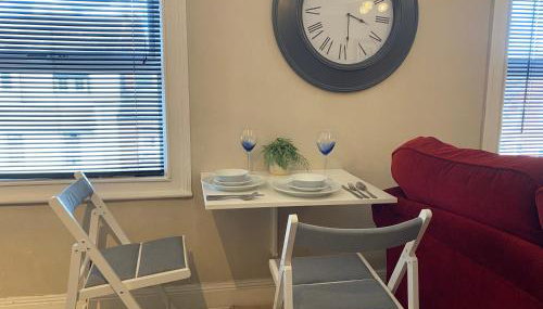 Bedford Contractor Base Sleeps 3 Secure Van Parking Fast WiFi - Foto 4