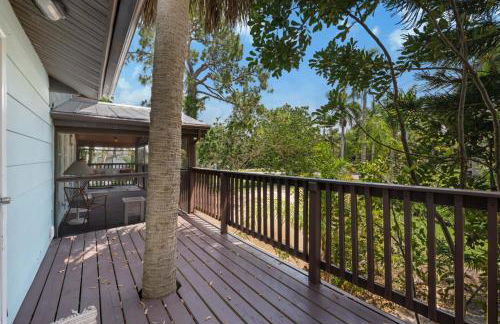 Gulf Access Waterfront Oasis with Heated Pool! Near Beach & Mercato! - Foto 31
