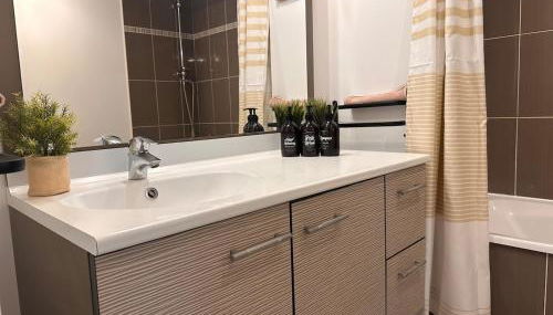 AJ - Stylish Pied-à-Terre à La Joliette - Parking - Foto 5