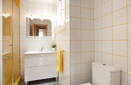 LetsGo Sagrada Familia Penthouse - Photo 38