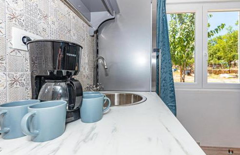 Nice Apartment In Danilo With Wifi - Photo 16