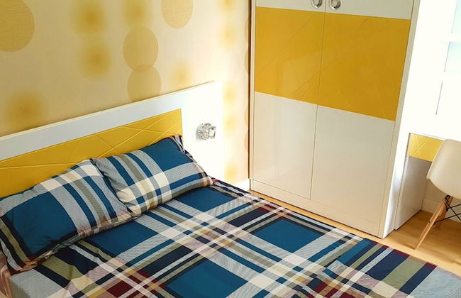 Sunrise City 2BR Luxury SWPool 30th - Photo 3