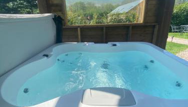 unique sheperds hut private hot tub, ensuite & kitchenette - Foto 4