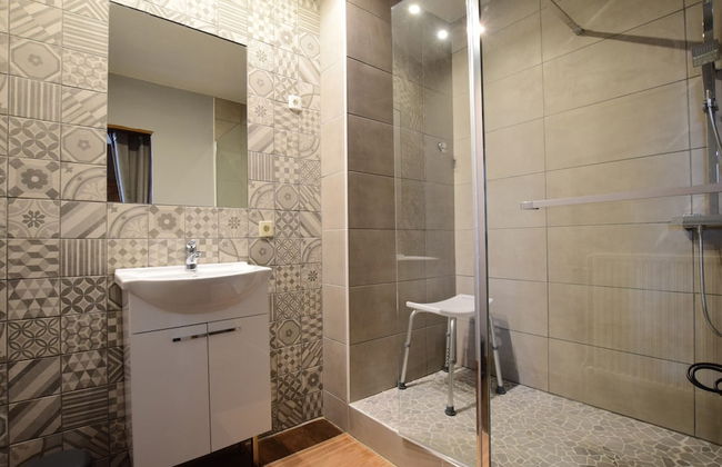 Holiday Home in Saint-hubert With Fenced Garden - Photo 18