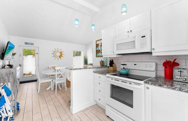 Crescent Beach Villas - West by Beachside Management - Photo 7