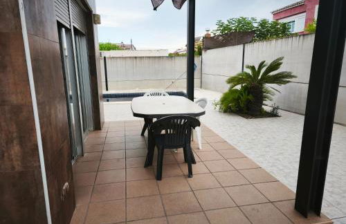 Adosado cerca del mar con piscina privada - Foto 7