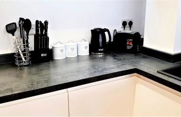 Cliftonville Heights - 2 bed Home away from Home - Photo 12