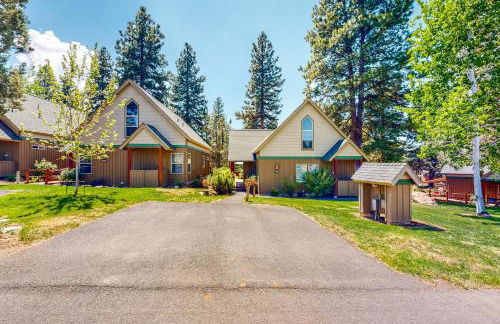 Gateway to Crater Lake! Resort Retreat with Pool - Foto 34