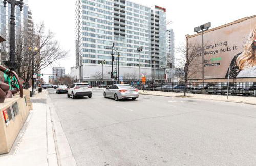 W Loop Studio w Deck Pool Gym 3 blocks to L CHI-644 - Foto 46