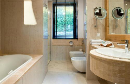 Hotel SPA Dr Irena Eris Wzgórza Dylewskie - Siedliska - Foto 61