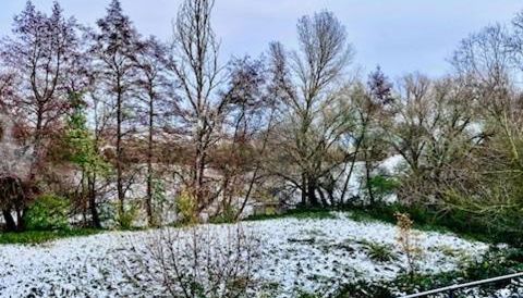 RIVER VIEW NEAR FRANKFURT - 3 ROOMS-4 BEDS & 1 SOFA BED -AIR CONDITION- Private PARKING - Foto 2