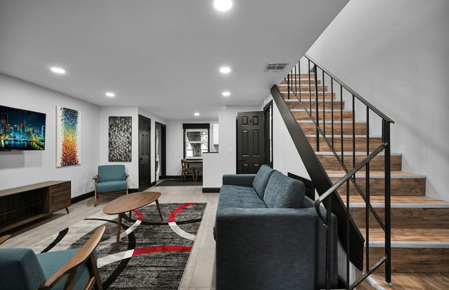 Escape to This Gorgeous new Wilton Manors Villa - Photo 20