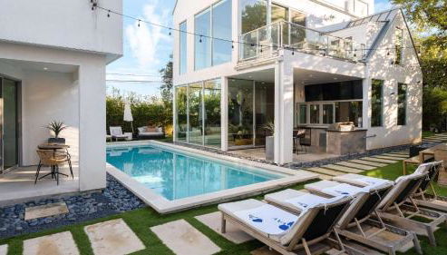 Luxe 9BDR Retreat w Putting Green Game Room Bouldin Collective by AvantStay - Foto 4, Other