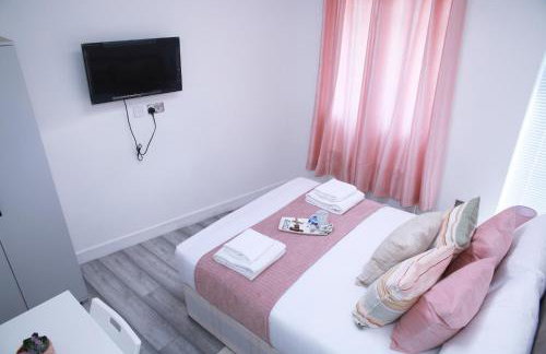 Harrow Luxury flat With free parking. - Photo 2