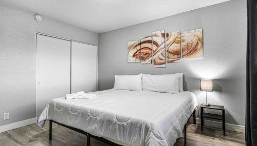 Cozy 1 Bed Sleeps 4! Near Strip Perfect GetAway! - Foto 4