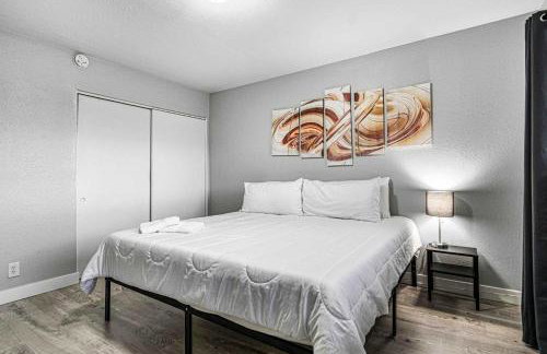 Cozy 1 Bed Sleeps 4! Near Strip Perfect GetAway! - Foto 4