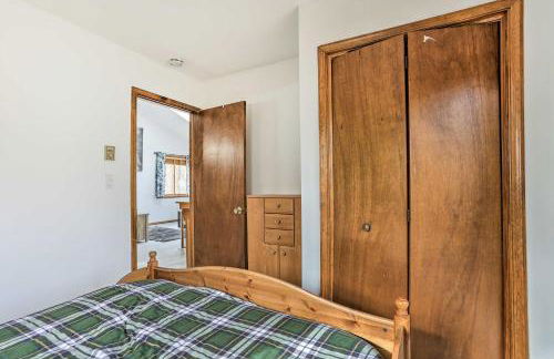 4 Mi to Tubing Cozy Bushkill Cabin with Deck! - Foto 16