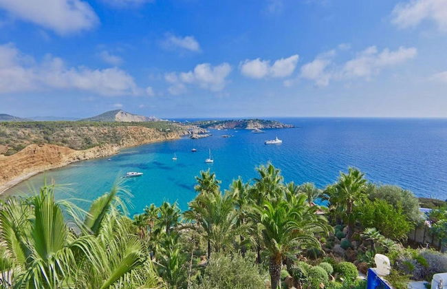 Striking Villa With Terraced Garden - Foto 36