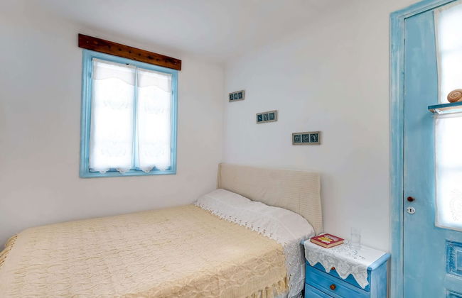 Astra Holiday Home in Aegina Island With Gorgeous Sunset Views - Photo 4