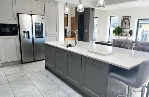 Manchester Luxury Country House Close To The City With Hot Tub & BBQ Fire Pit. - Foto 30