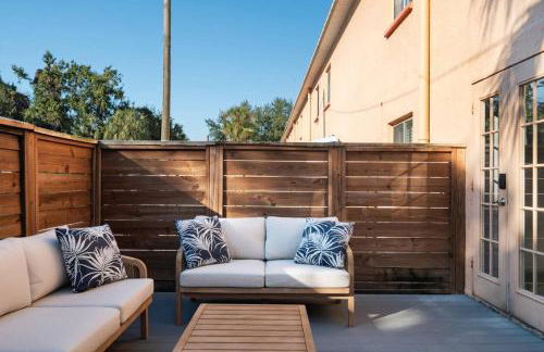 Pool - Free Parking - 2BD 1 Block from the Water - Foto 9