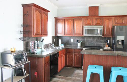 Beach Getaway at 2 Pelicans Walk to the Water - Foto 38