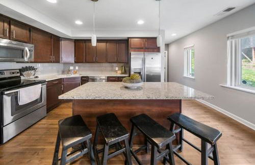 Comfortable 2BR Condo near City Center - Foto 10