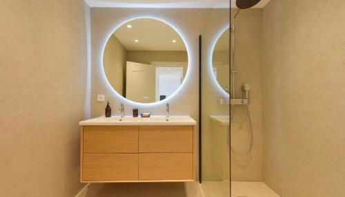 Luxury 1-Br apartment sea view parking - Photo 3