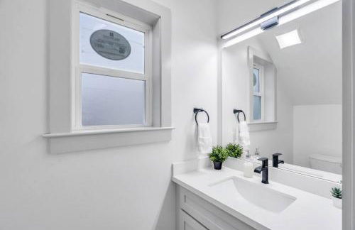 Charming Fire Pit Stay Mid-City Festive Season - Foto 20