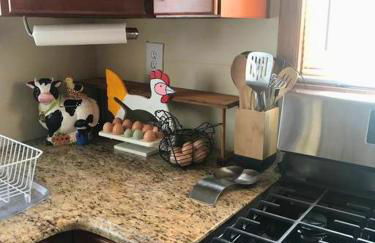 Rare River Views & Access, Cabin by Eden Islands - Foto 11