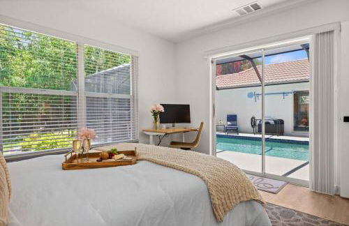 Tranquil Beachy Boho Pool home, 5mi beach, 4 Bedroom 3 Bath - Foto 4