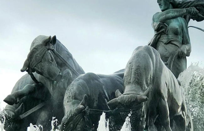 La Sirenita y  El Príncipe de Copenhague - Juego Exploración de la ciudad  - Foto 1