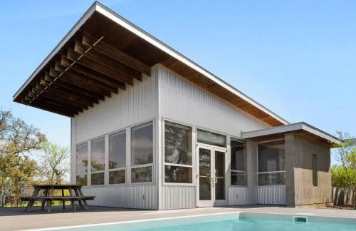 Luxury Riverfront Retreat - 6 Cabins - Private Pool - Photo 95