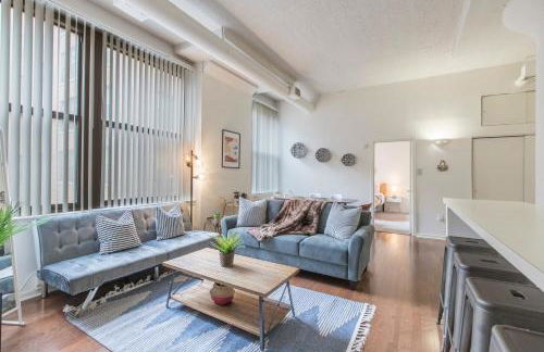 Sleeps 4! 2BR, Gym, Paid Parking, Close to Major Attractions - Foto 10