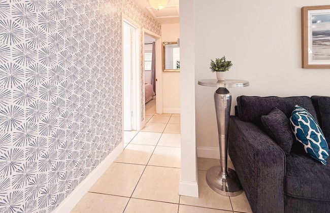 Waterfront Florida Vibes and Views - King Bed - Foto 17