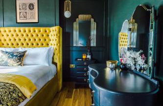 Unique 4 Bed Home in The Windsor Tapestries by Casa by Grace - Sleeps 7-9, Private Hot Tub Hire, Free Parking, Dog Friendly, Legoland, Windsor Castle - Foto 16