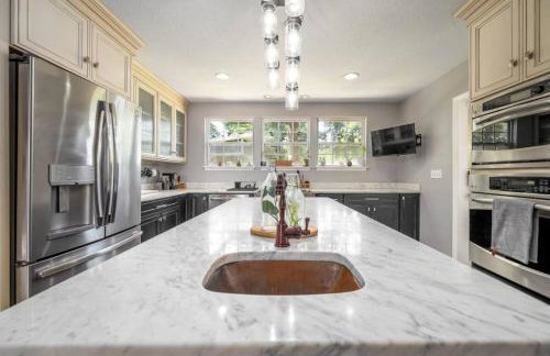 Massive 3 bedroom with large backyard - Foto 2