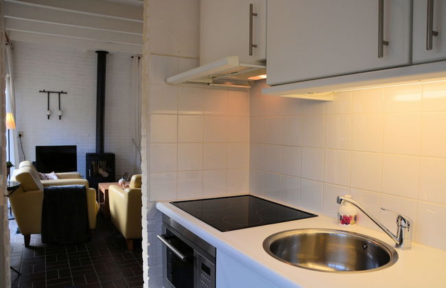 Lovely Family House on Edge of Park near Lake & Sea - Foto 7